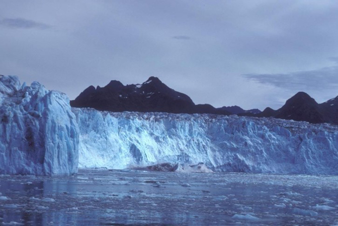 Description: A picture of a melting glacier.